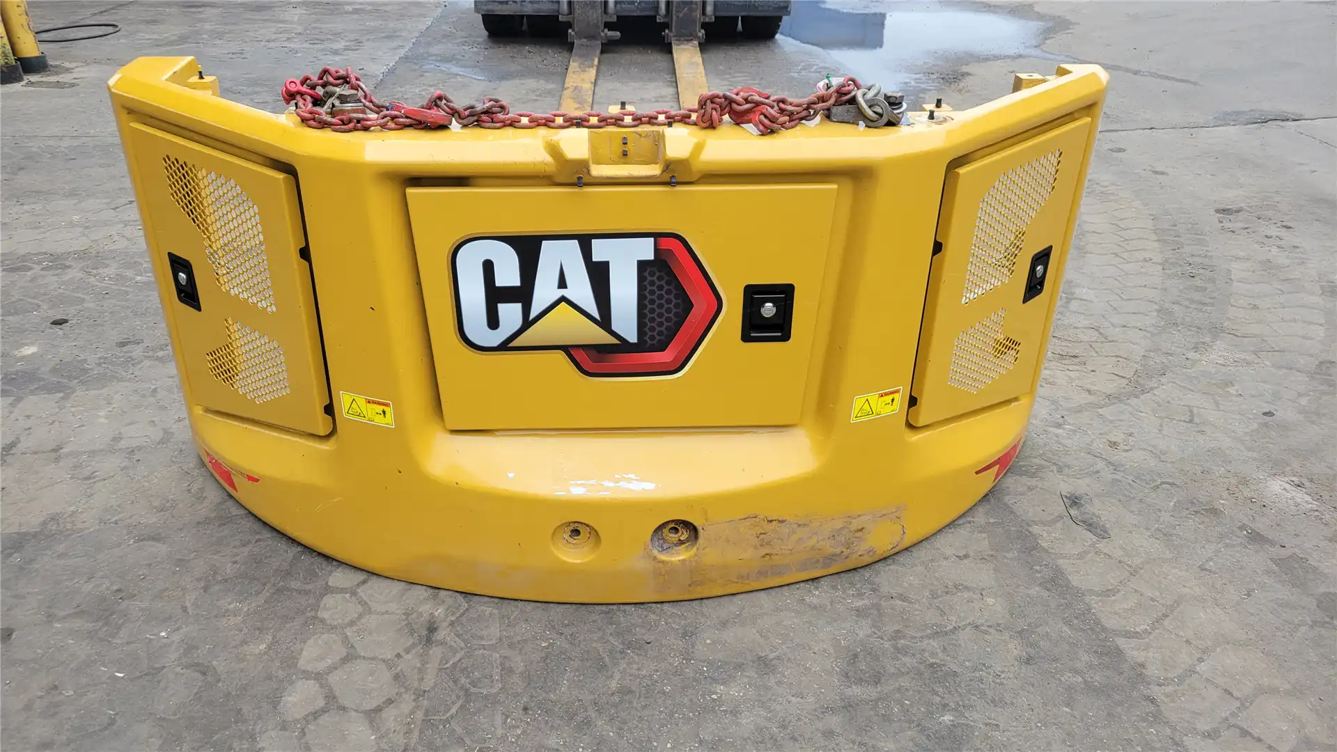 USED COUNTERWEIGHT image 2