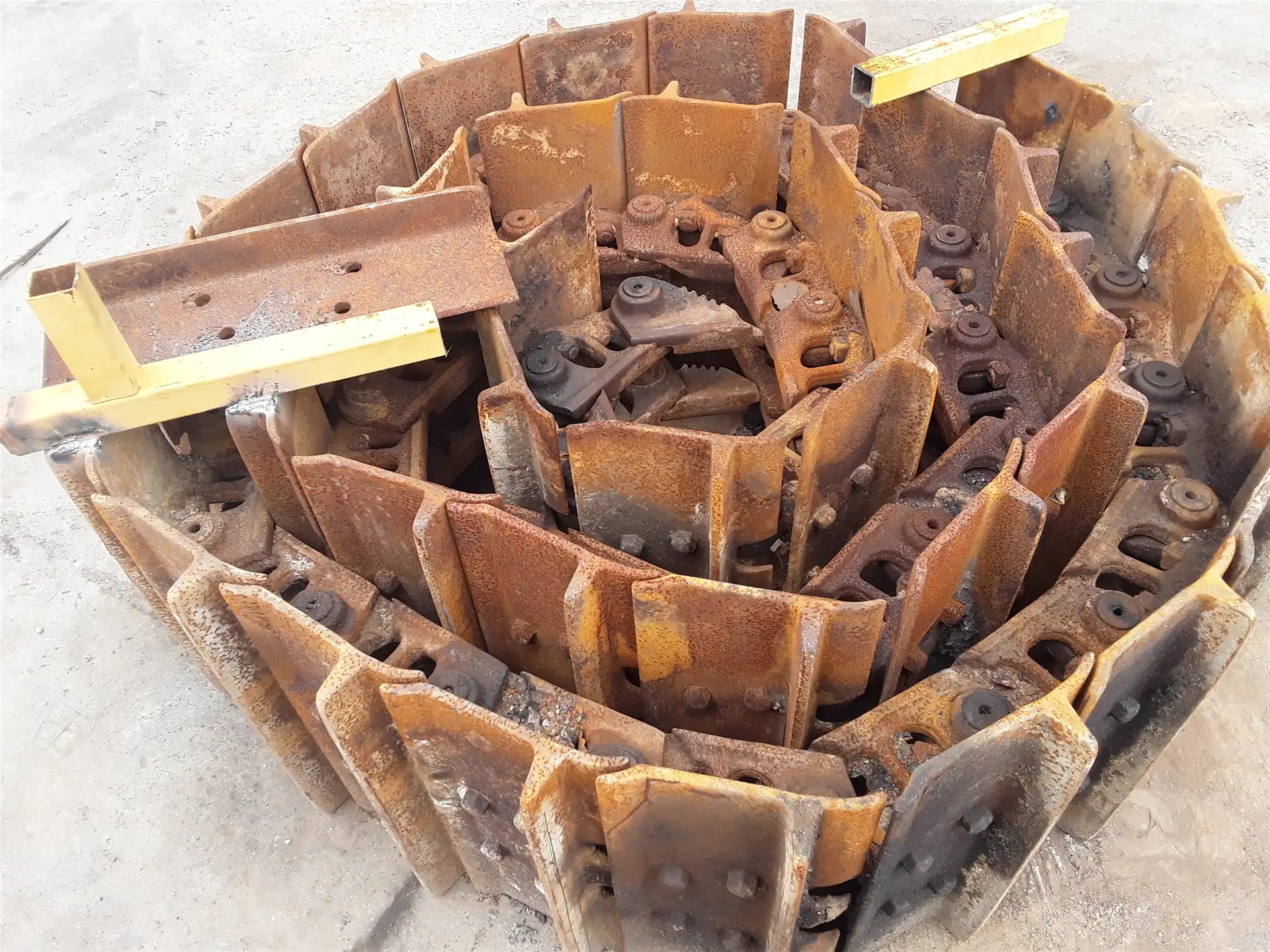 USED TRACK image 2