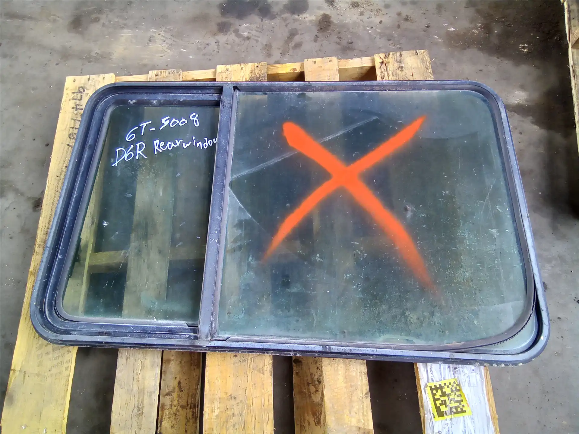 USED CAB WINDOW image 3