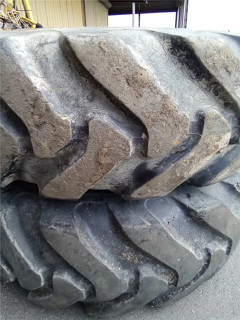 USED TIRE AND RIM image 2