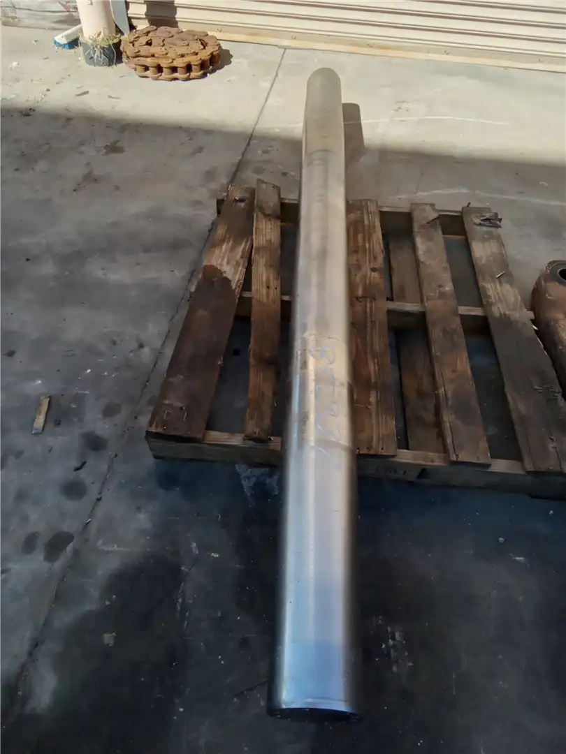 USED PIVOT SHAFT image 2