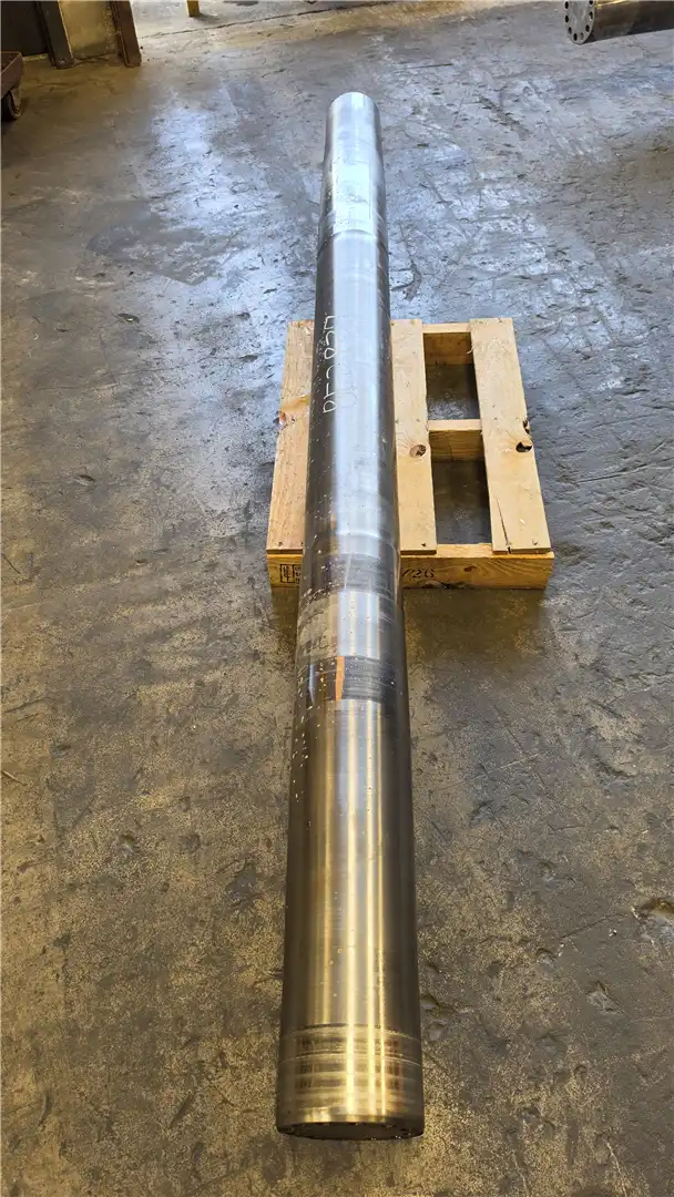 USED PIVOT SHAFT image 3