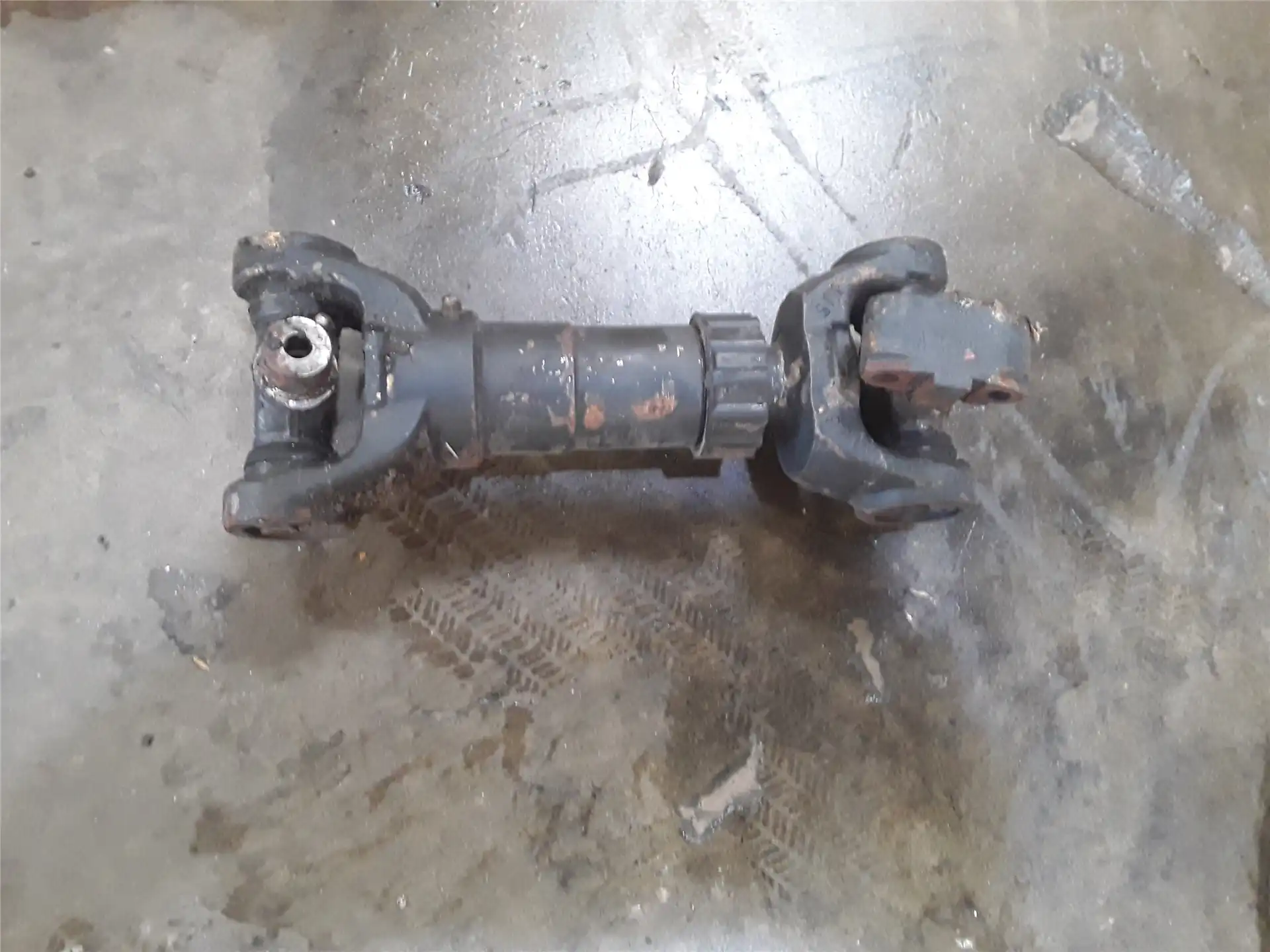 USED DRIVE SHAFT image 2