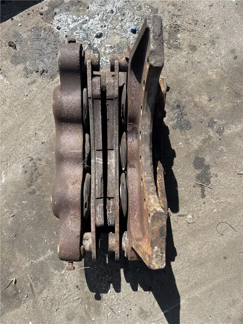 USED BRAKE CALIPER image 4