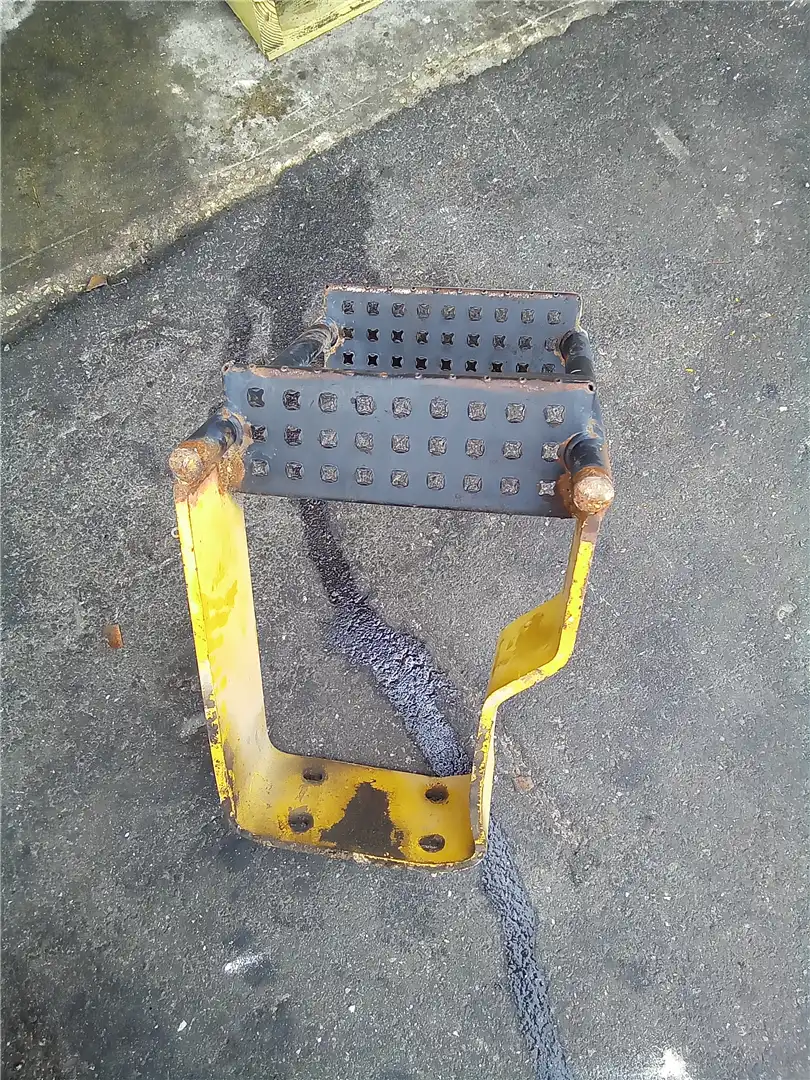 USED STEP LADDER image 2