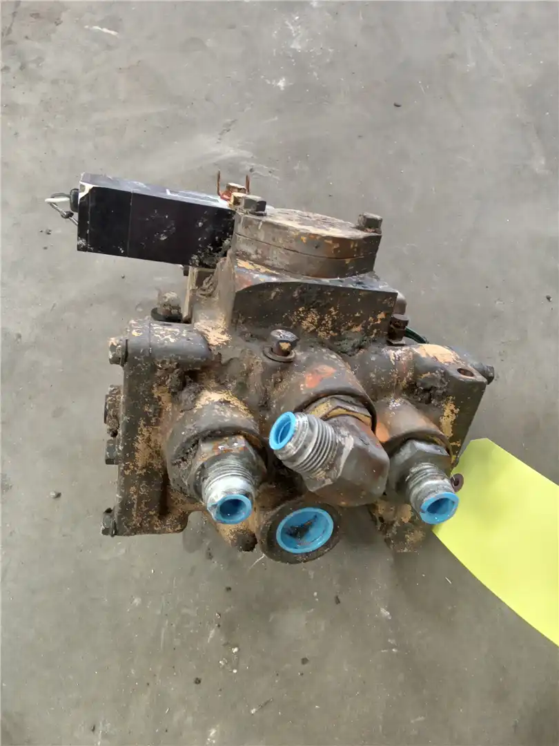 USED CONTROL GP image 3
