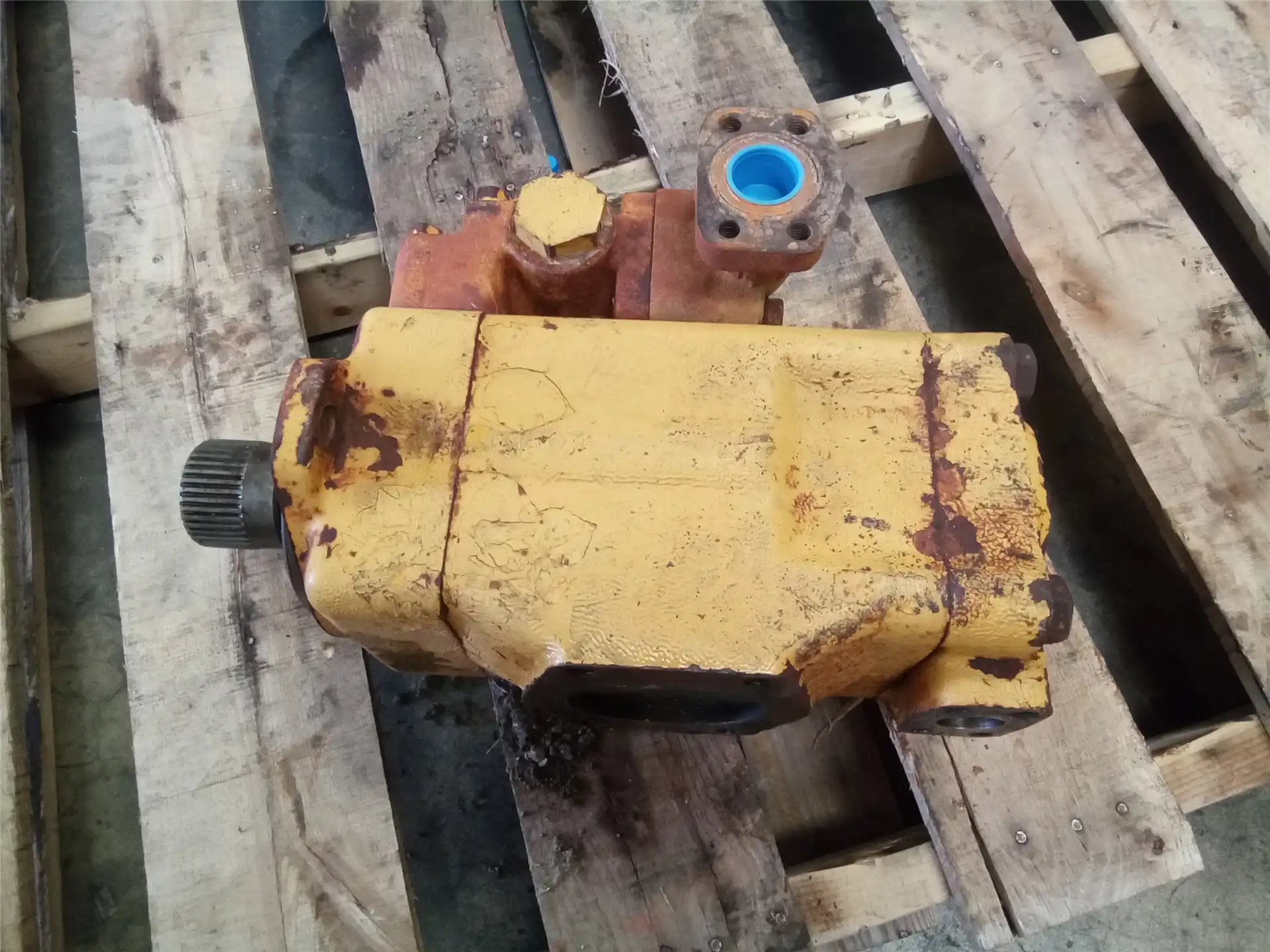 USED HYDRAULIC PUM image 2