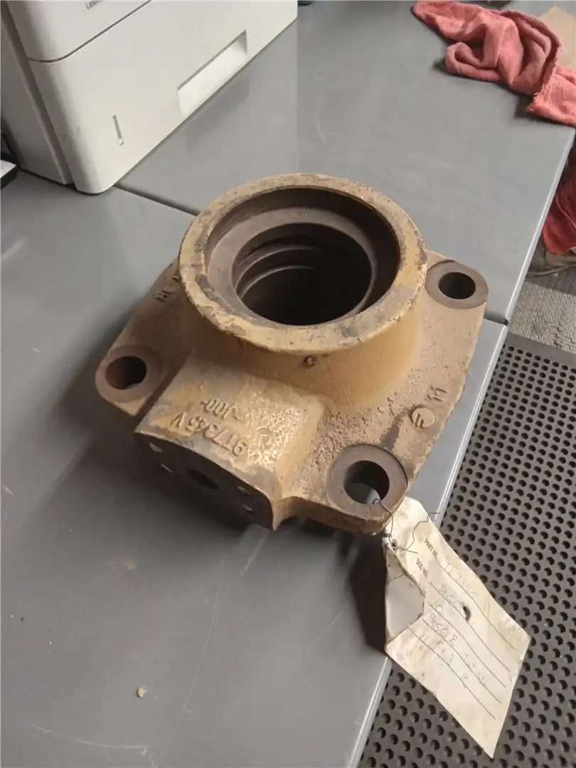 USED HEAD image 3