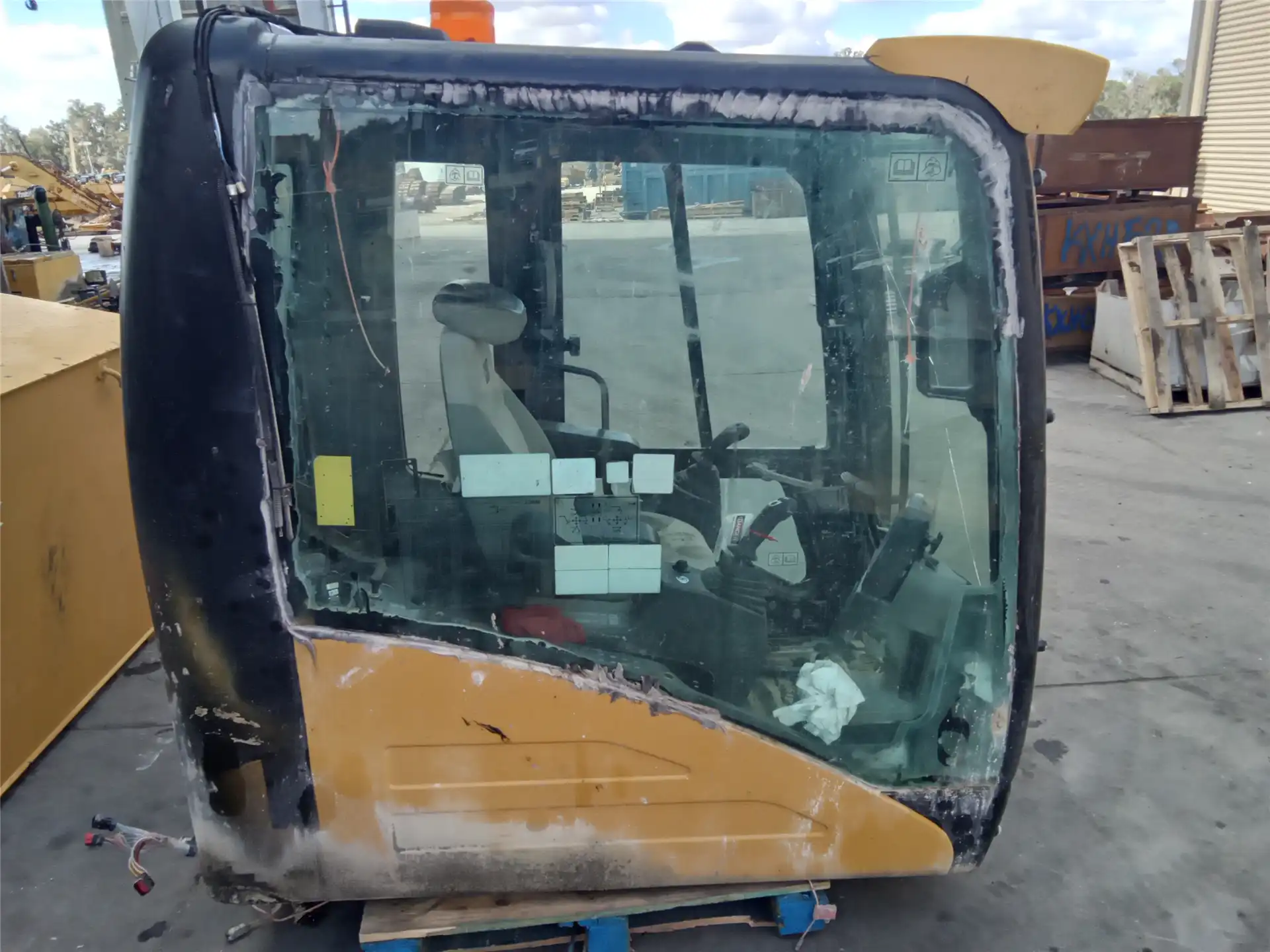 USED CAB image 2