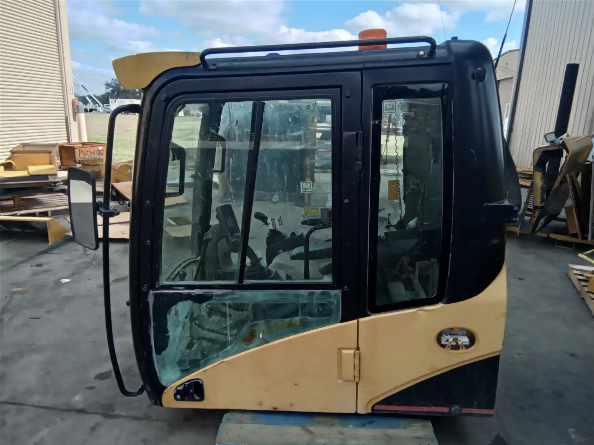 USED CAB image 4