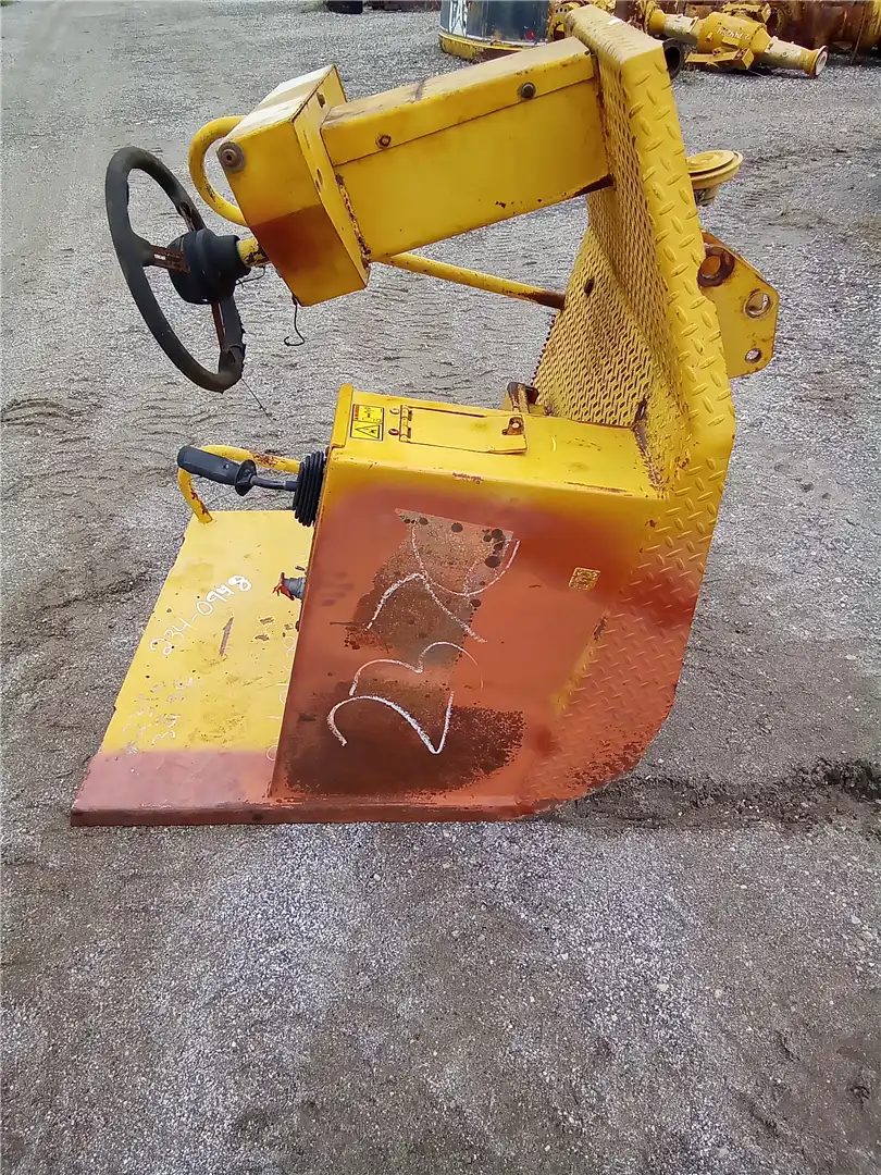 USED OPEN CAB image 2