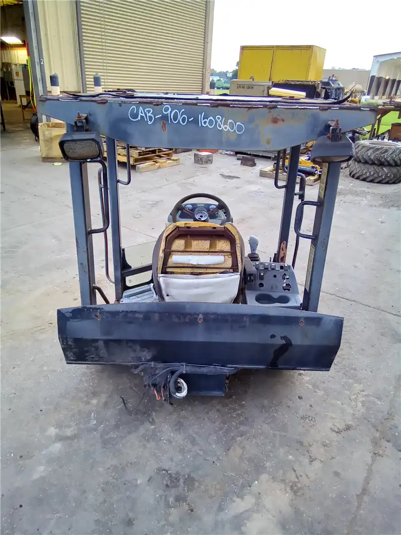 USED CAB image 3