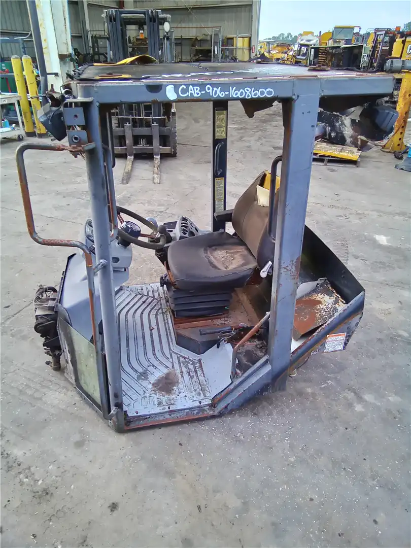 USED CAB image 4