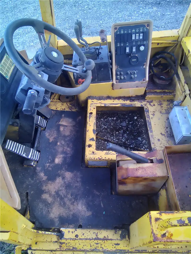 USED OPEN CAB image 4