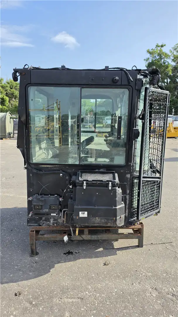 USED CAB image 4