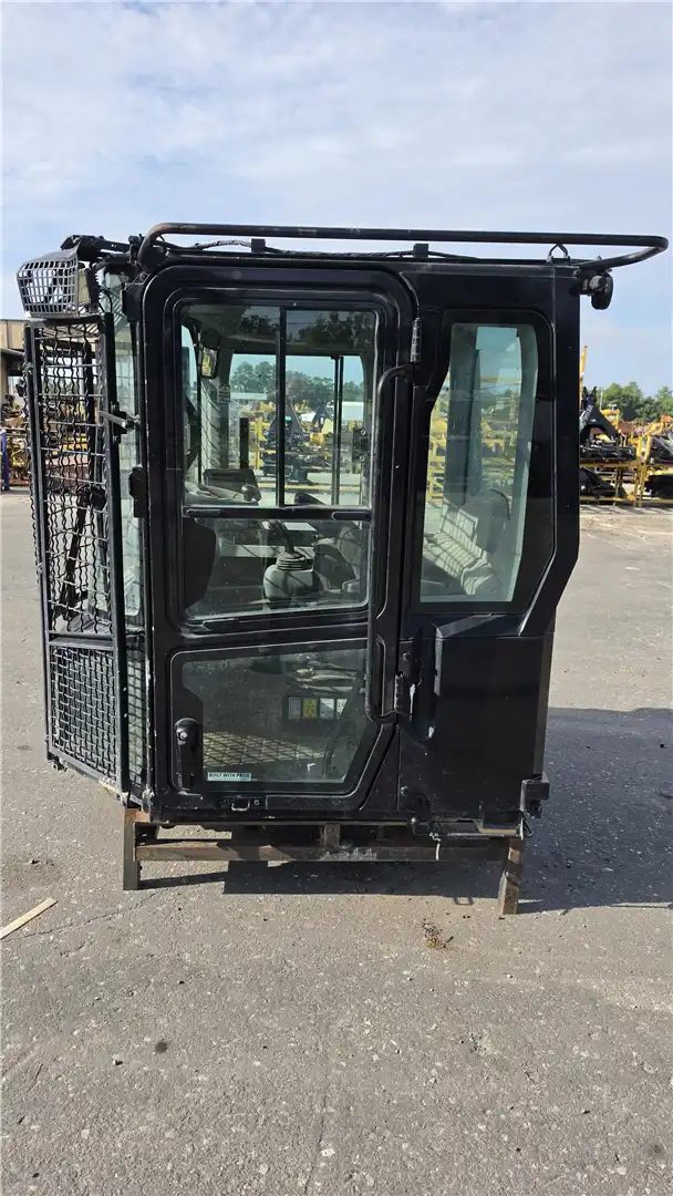 USED CAB image 2