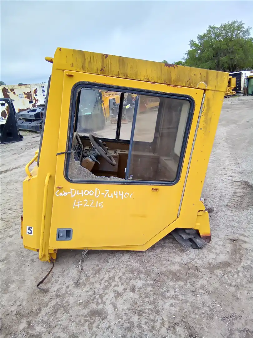USED CAB image 2