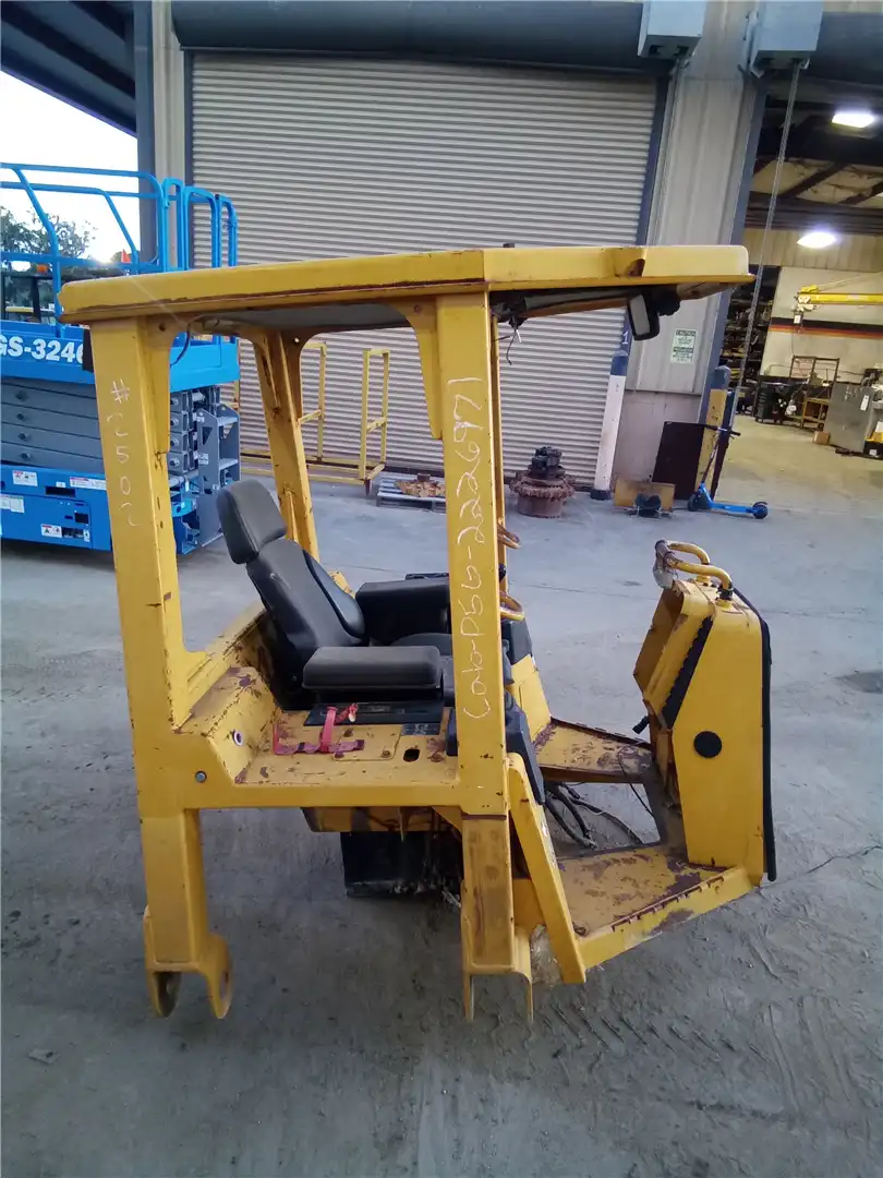 USED OPEN CAB image 2