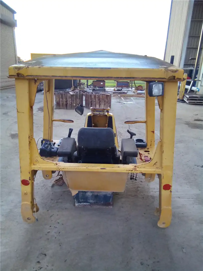 USED OPEN CAB image 3