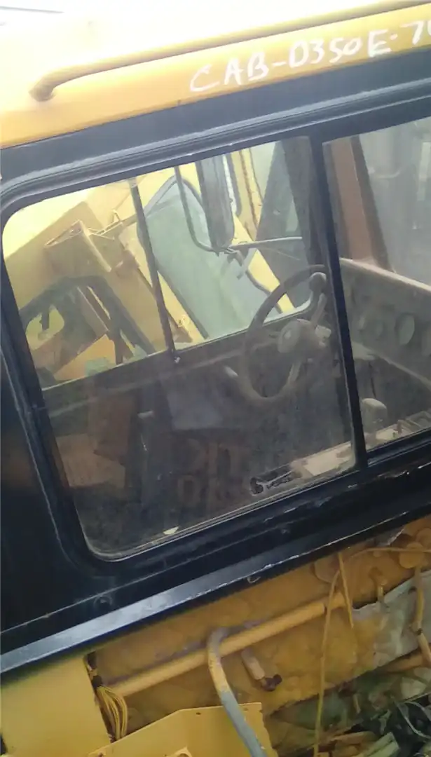 USED CAB image 2