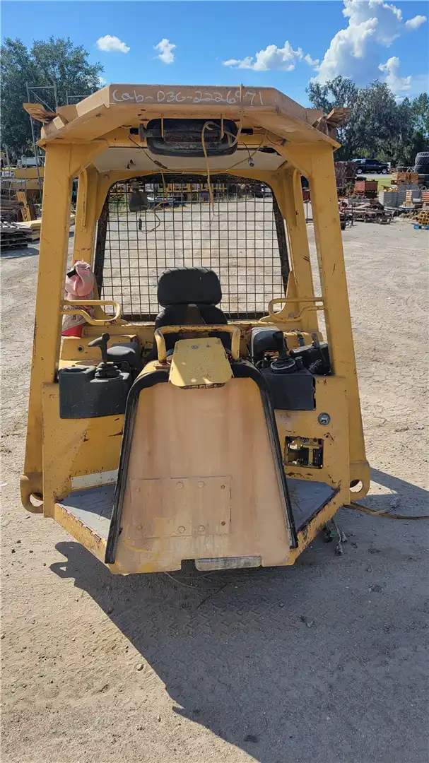 USED CAB image 2