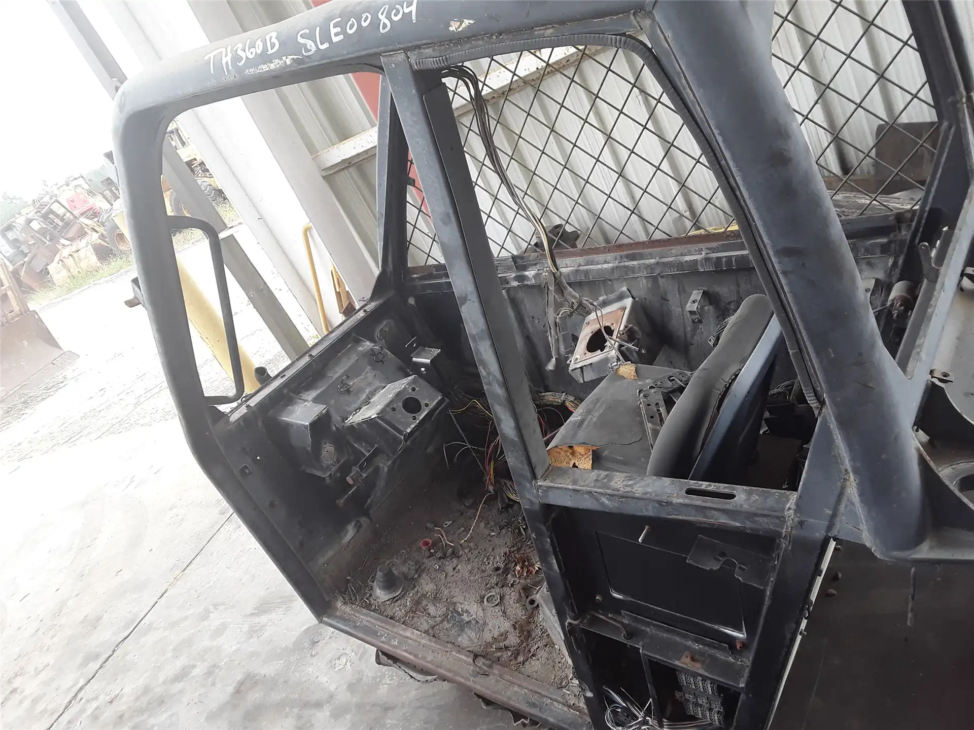 USED CAB image 3