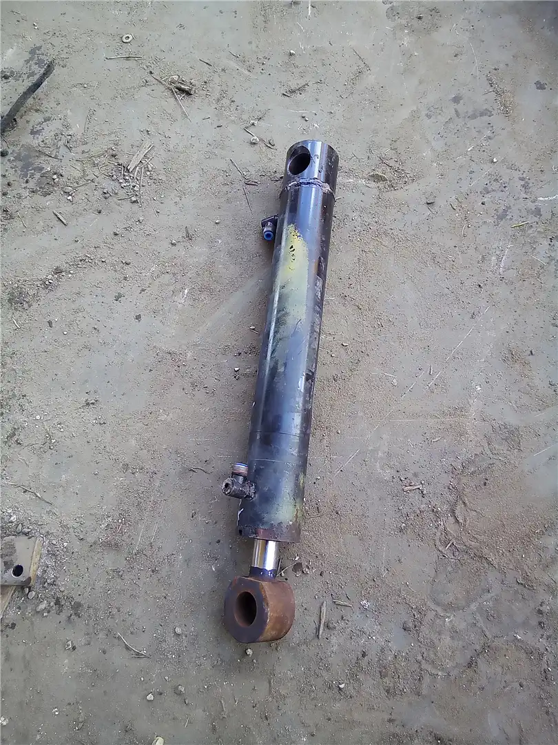 USED TILT CYLINDER image 2