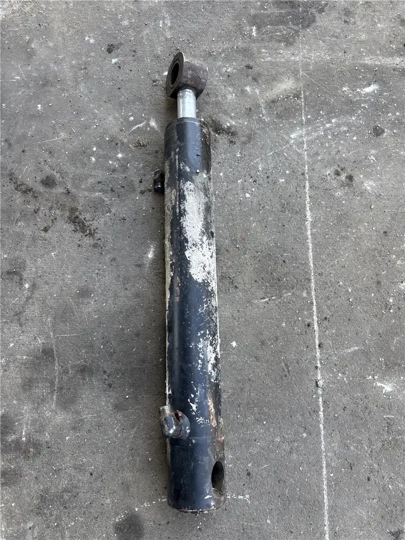 USED RH CYLINDER indicator image 1