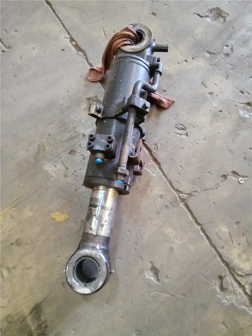 USED TILT CYLINDER indicator image 1