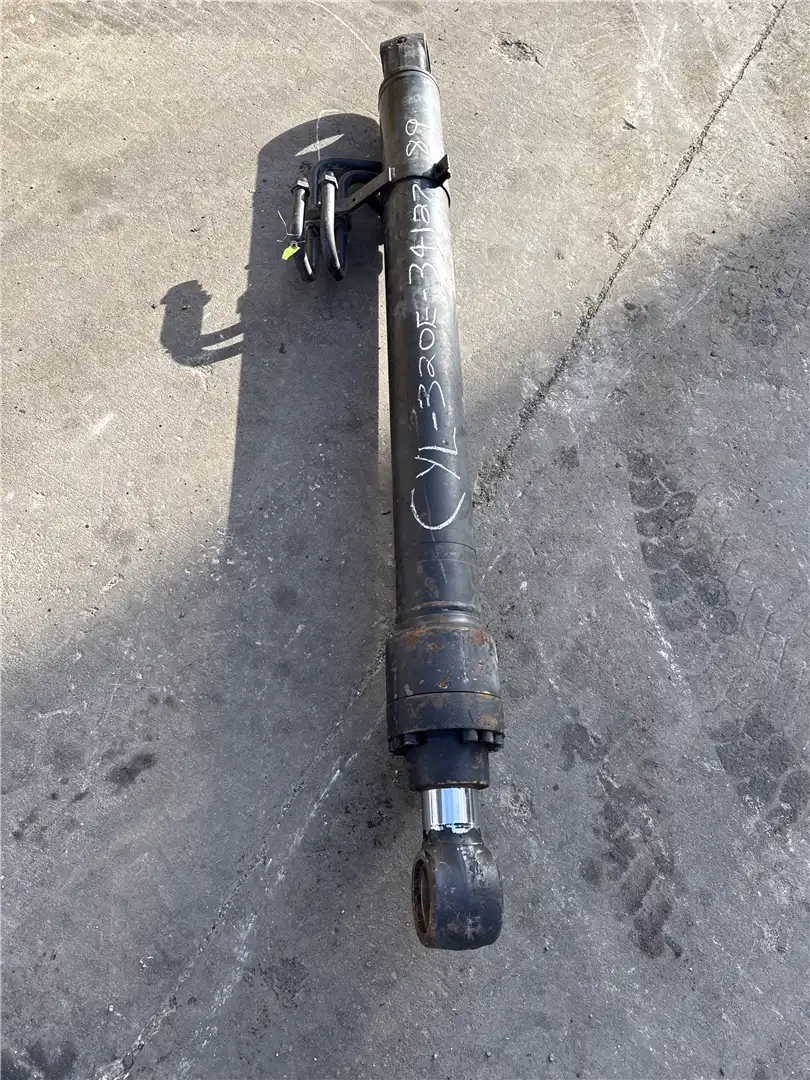 USED HYD CYL image 2