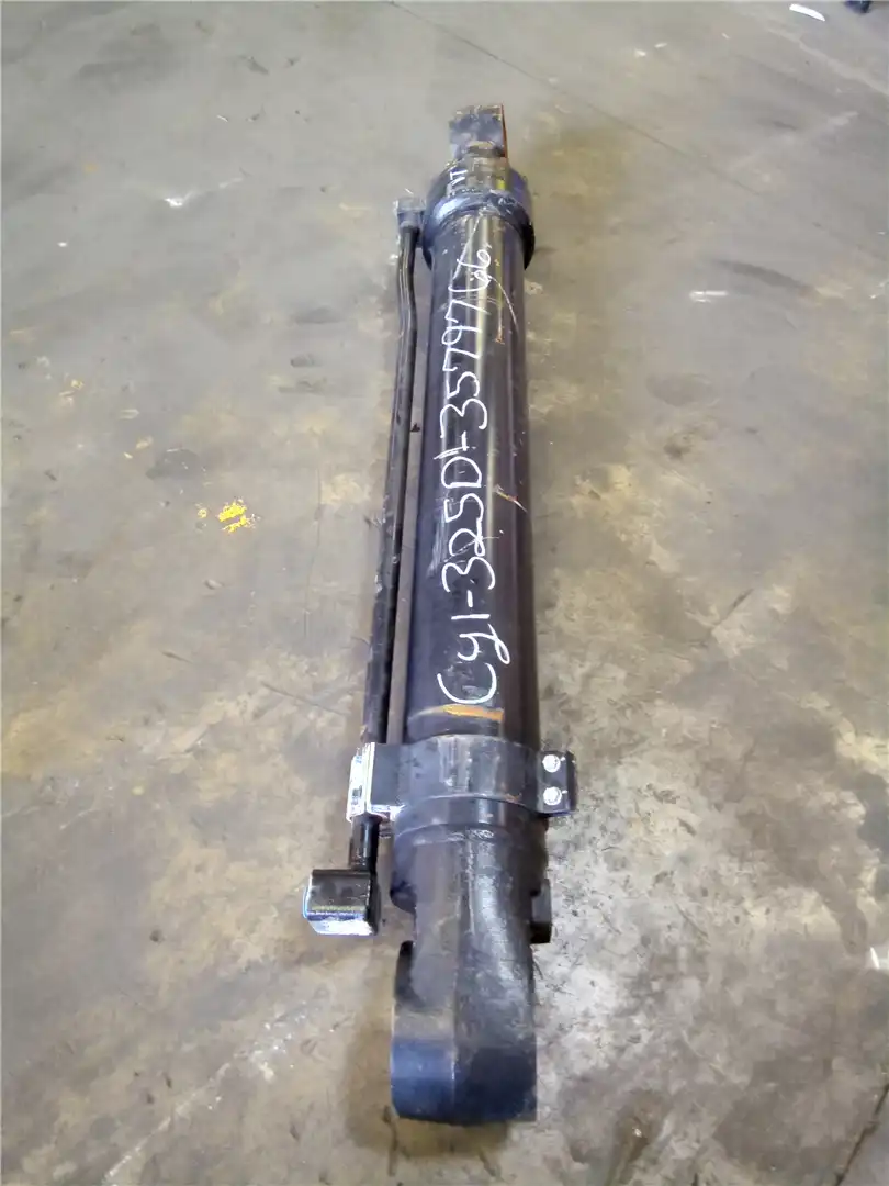 USED BUCKET CYLIND image 3