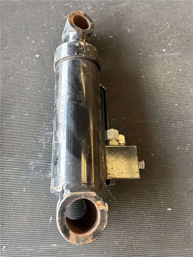 USED CYLINDER image 2