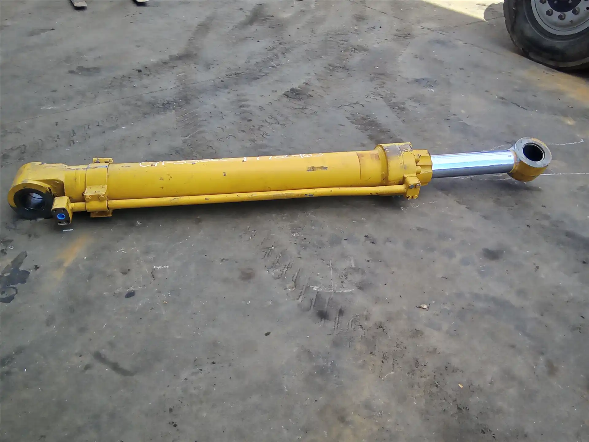 USED BUCKET CYL image 2