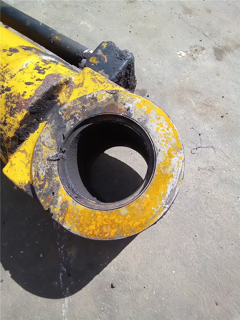 USED RH CYLINDER G image 2