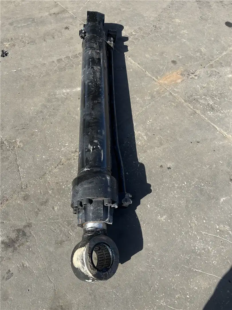 USED BUC CYLINDER indicator image 1