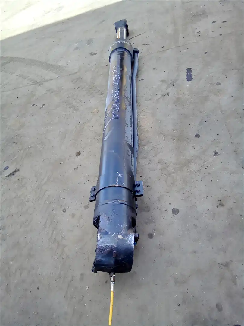 USED BUCKET CYL image 2