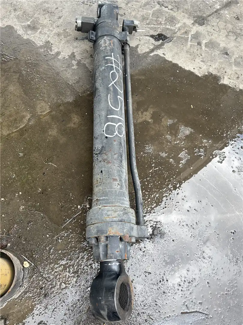 USED BUCKET CYL image 3