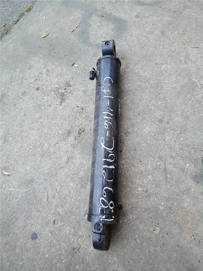 USED RH CYLINDER indicator image 1