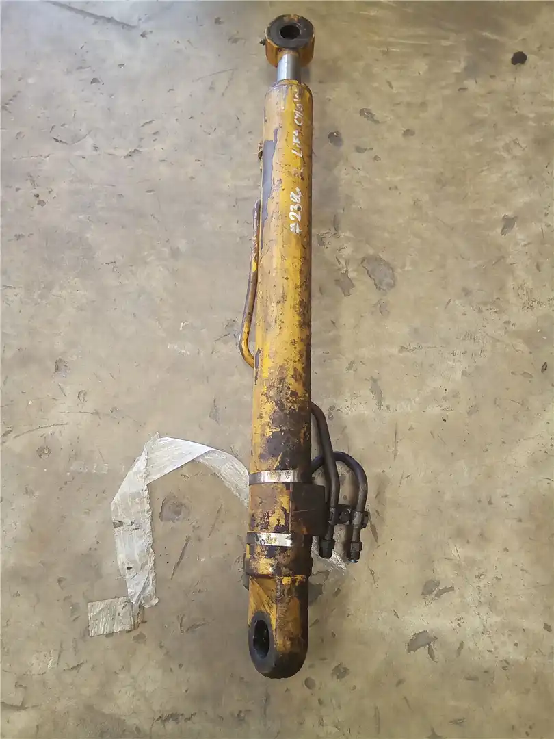 USED LIFT CYLINDER image 4