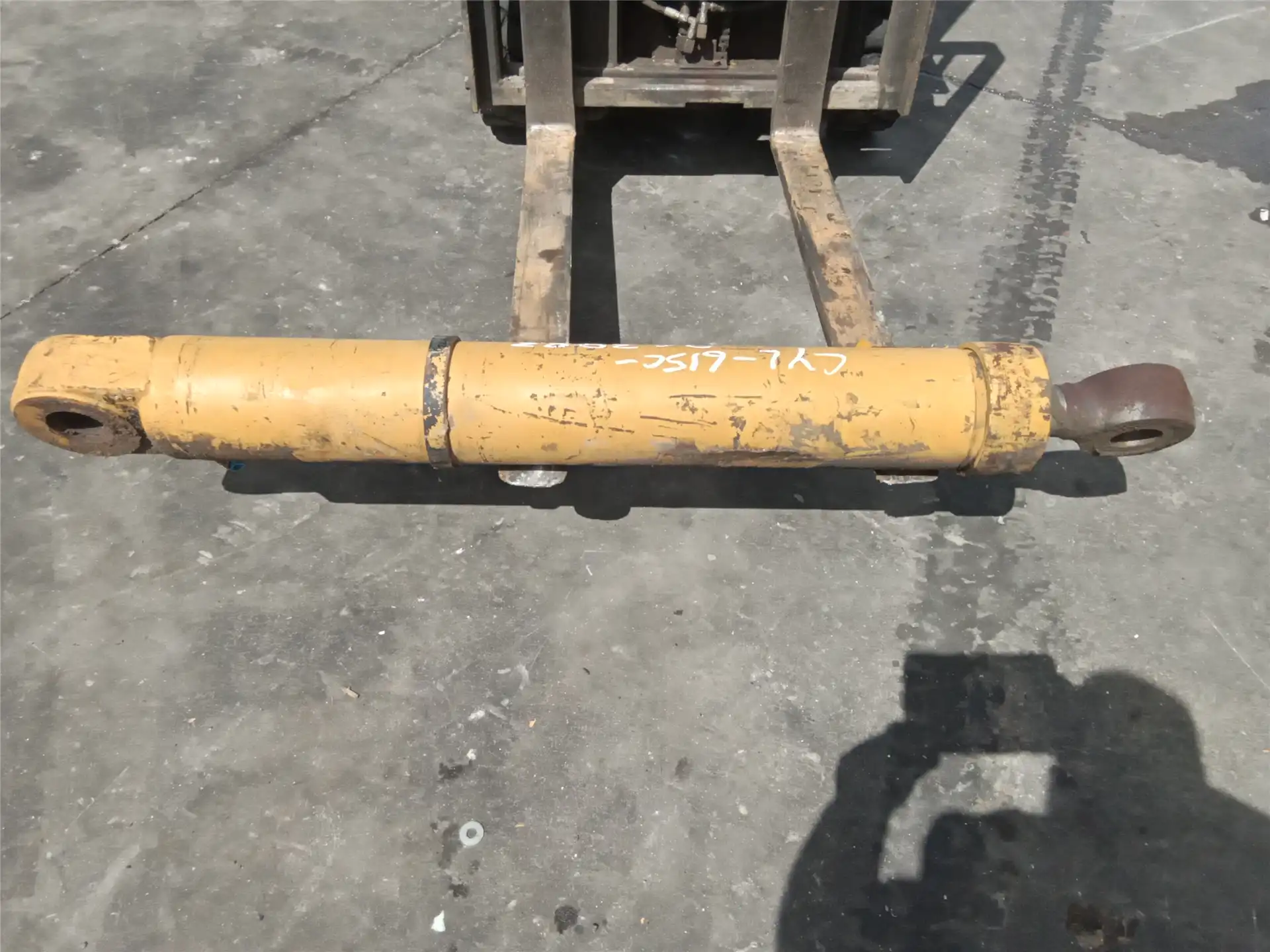USED FLOOR CYL image 2