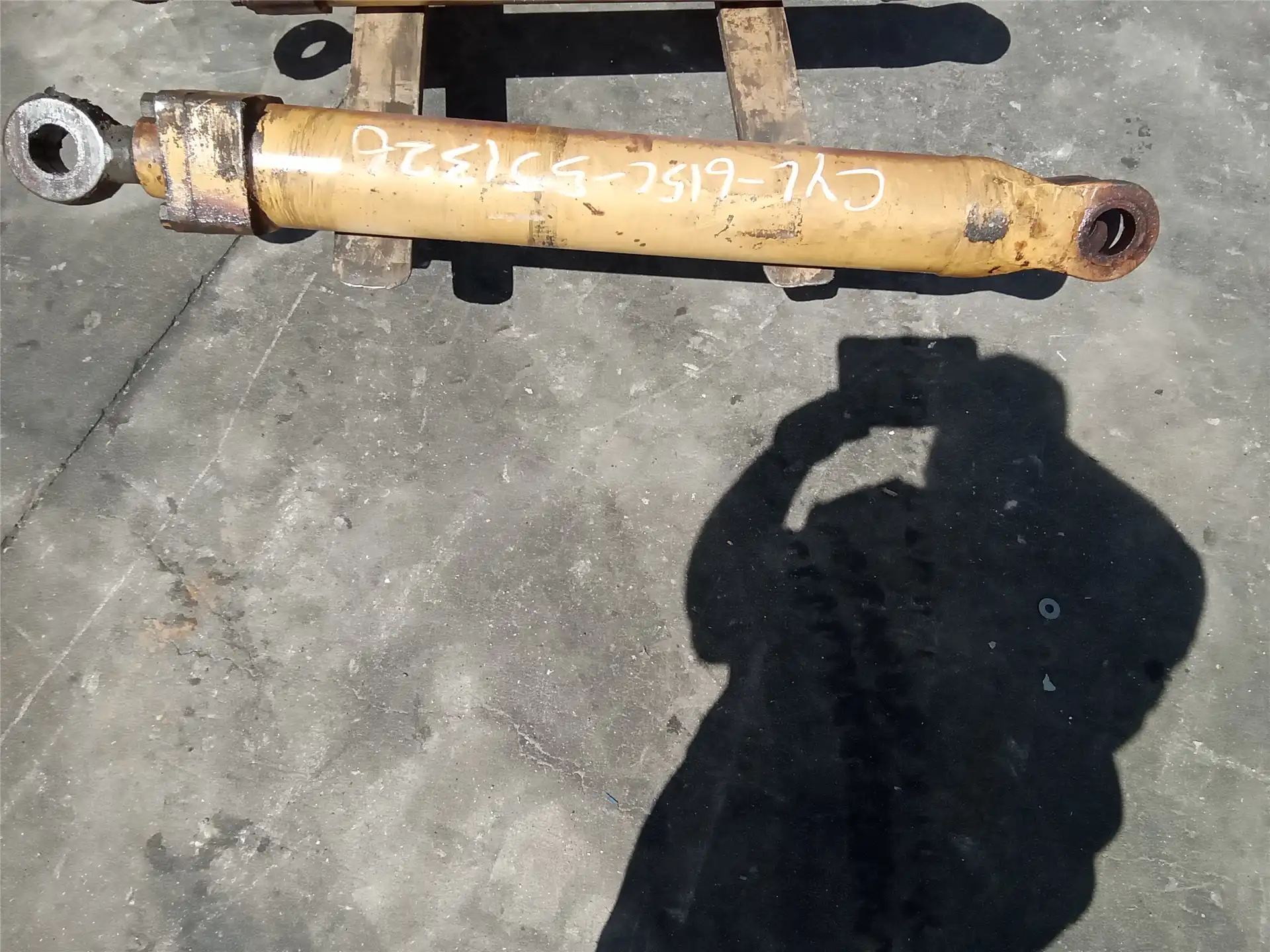 USED STEERING CYL image 2