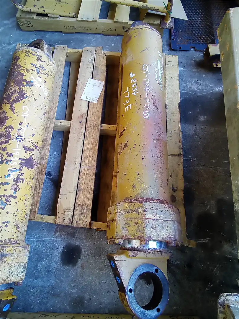 USED HOIST CYL image 2