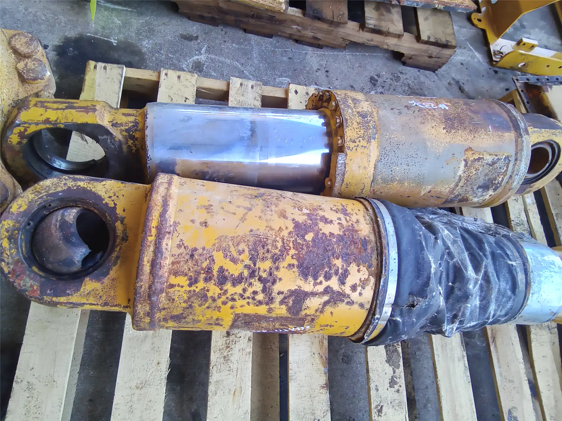 USED SUSPENSION CY image 2