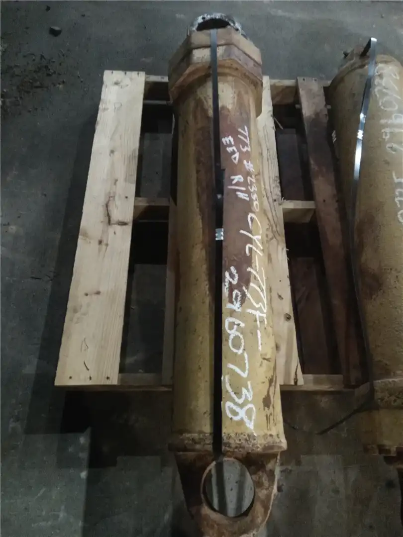 USED HOIST CYL indicator image 1