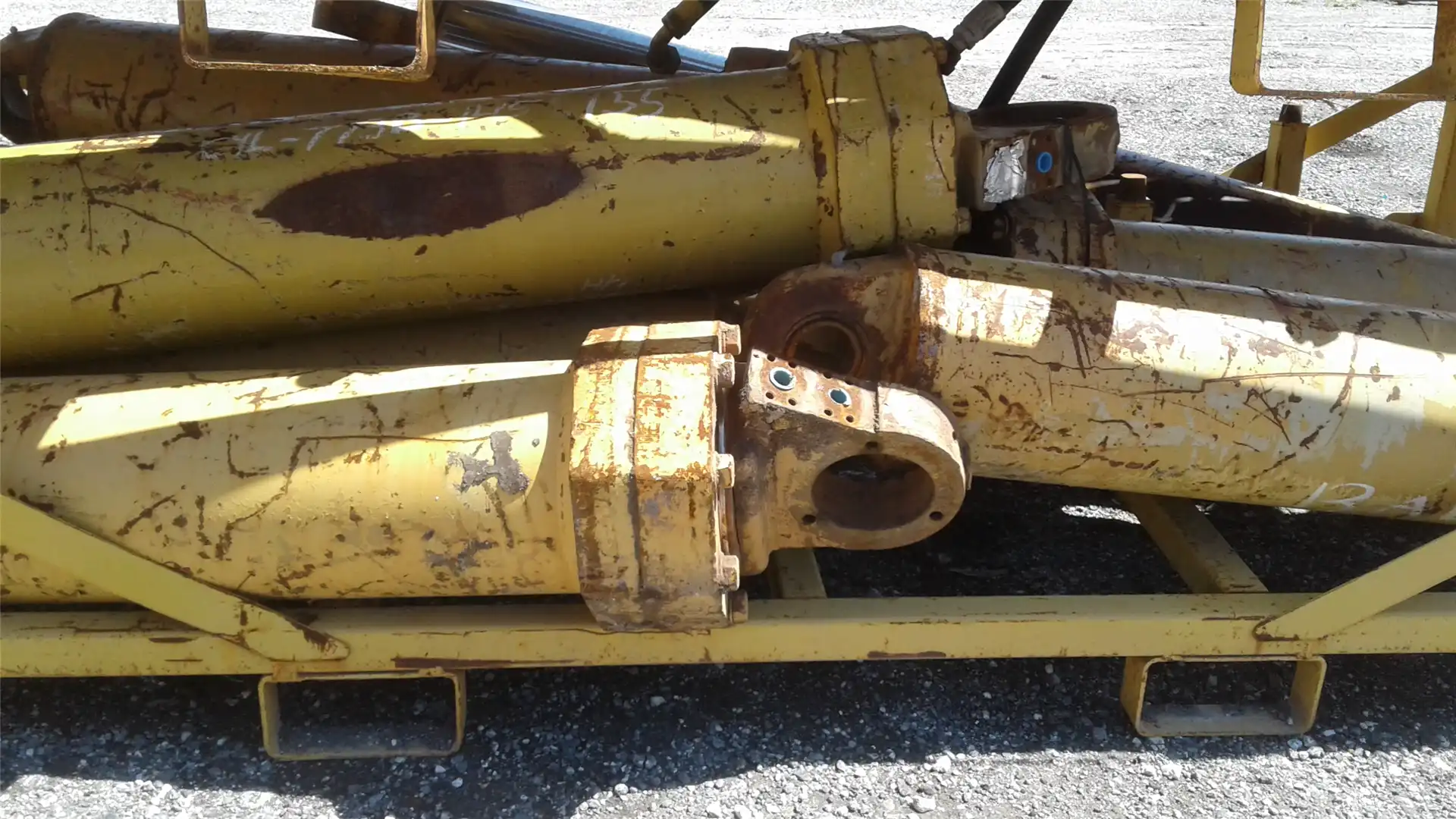 USED CYLINDER HOIS image 2