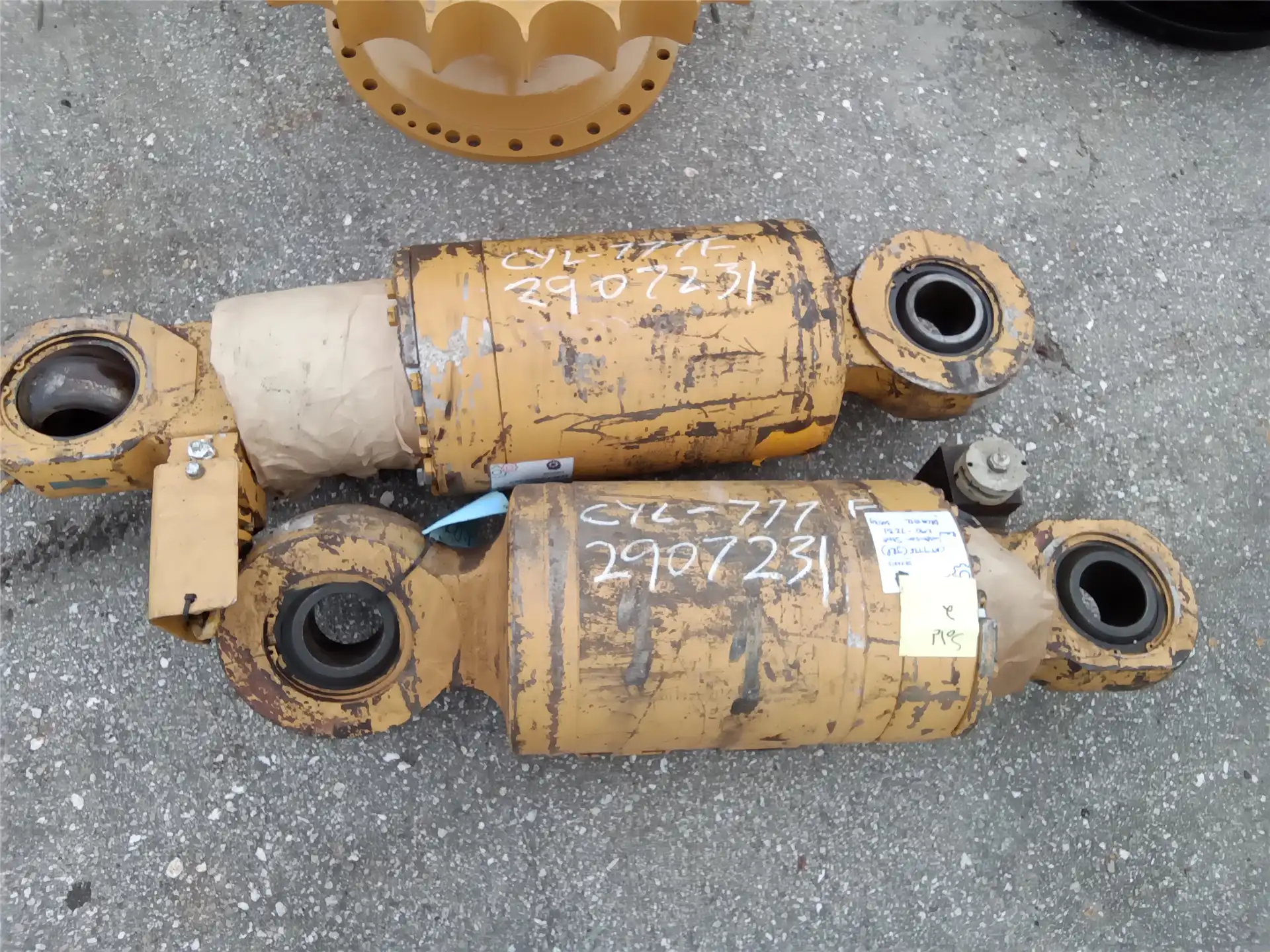 USED SUSPENSION CY indicator image 1