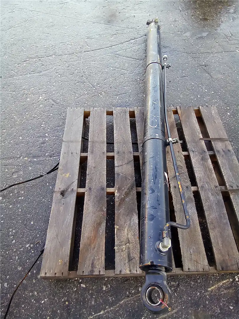 USED HOIST CYL image 4