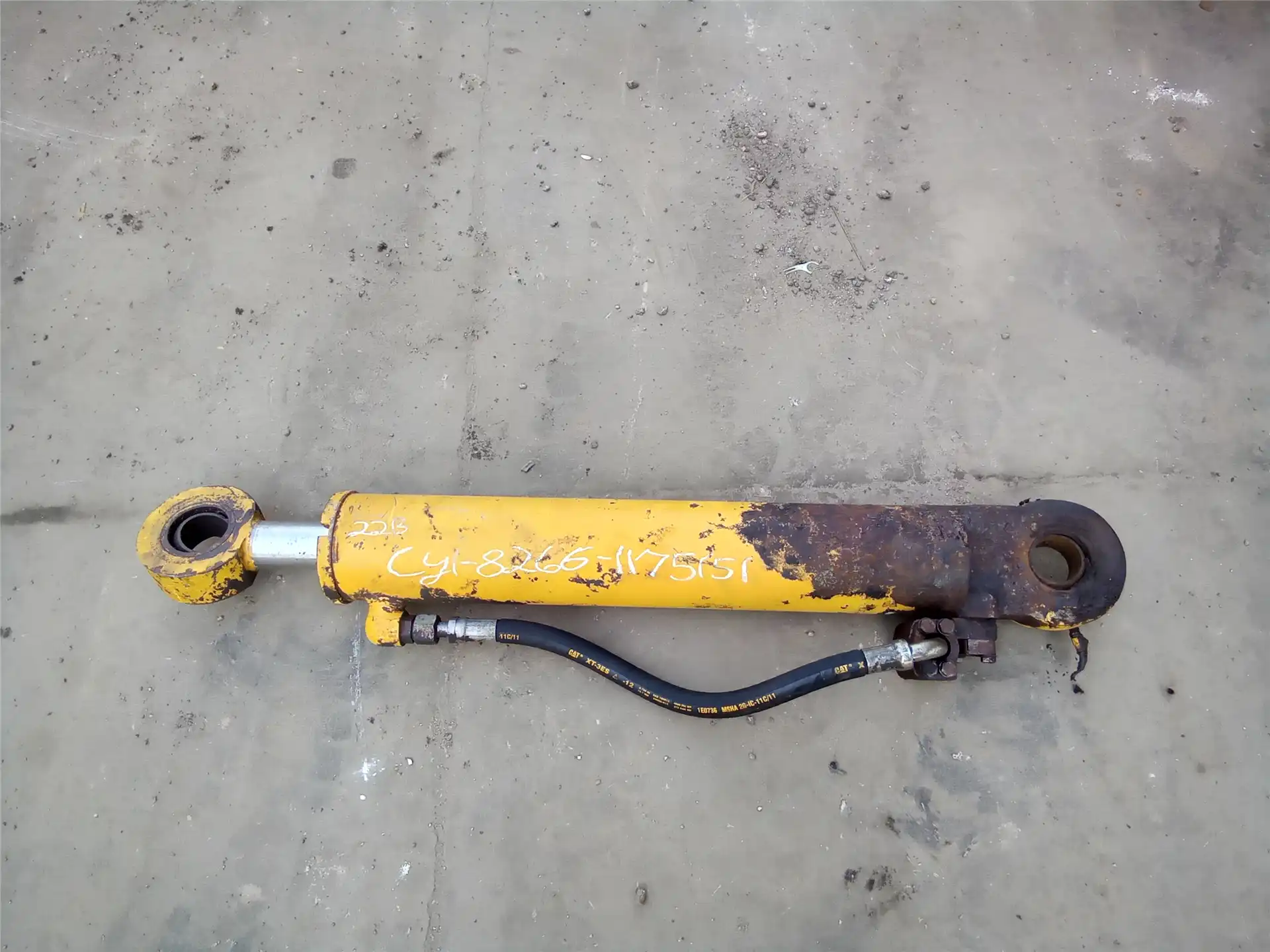 USED CYLINDER STEE indicator image 1