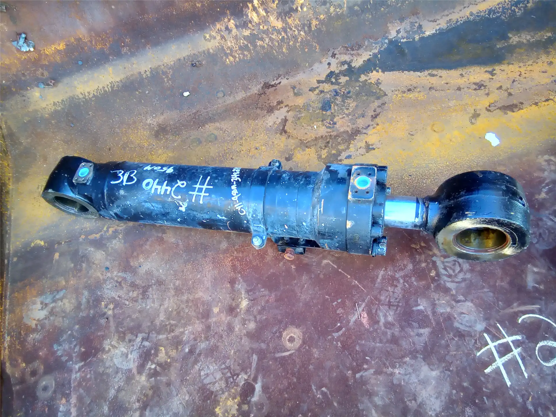 USED TILT CYLINDER indicator image 1