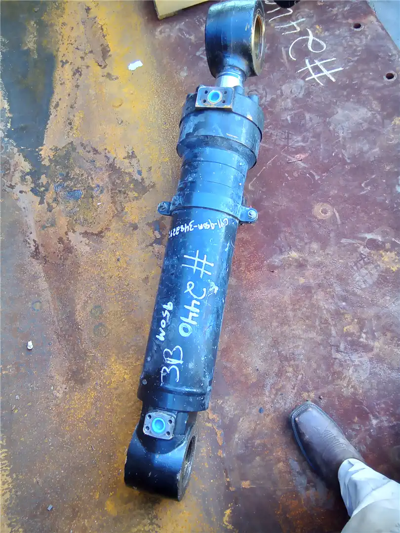 USED TILT CYLINDER image 2